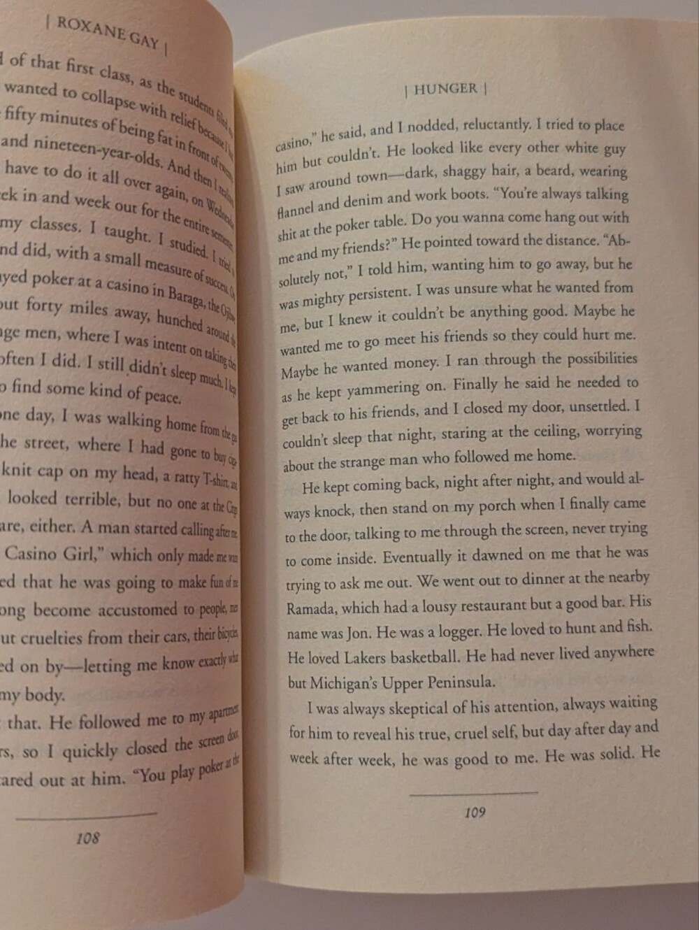 Hunger by Roxane Gay - Paperback - Picture 2 of 3